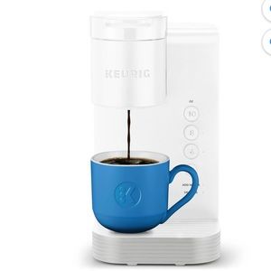 KEURIG
K•Express
ESSENTIALS°
SINGLE SERVE COFFEE MAKER Color : WHITE